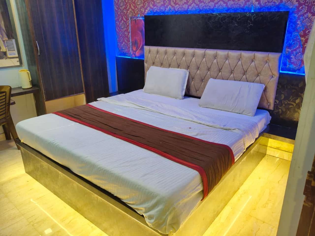 Hotel Park Avenue 勒克瑙 外观 照片